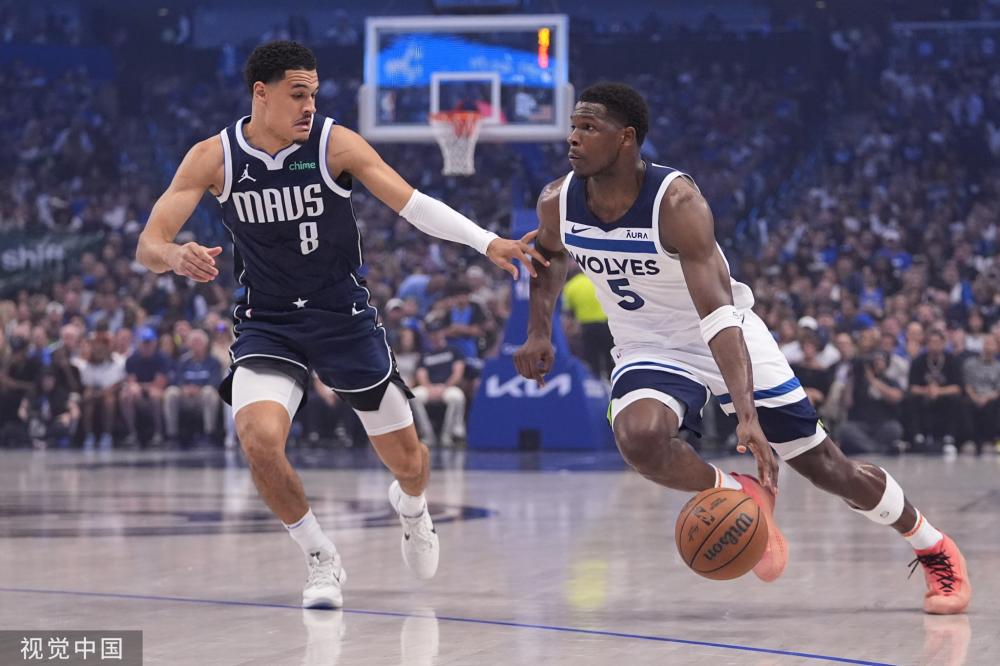 众投掷物品 众投掷物品