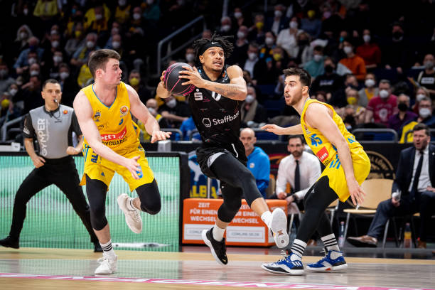 途的球员遭 途的球员遭